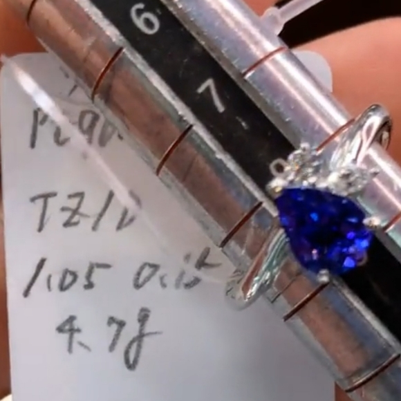 TANZANITE and DIAMOND RING IN PLATINUM900 SETTING - Picture 4 of 16